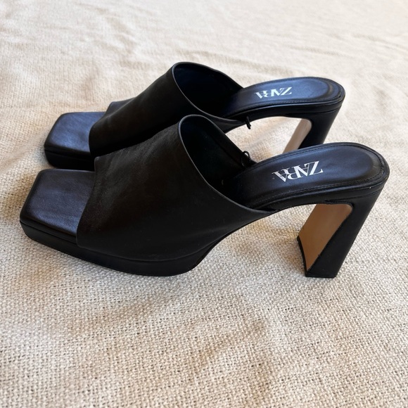 Platform Sandals - Picture 3 of 3